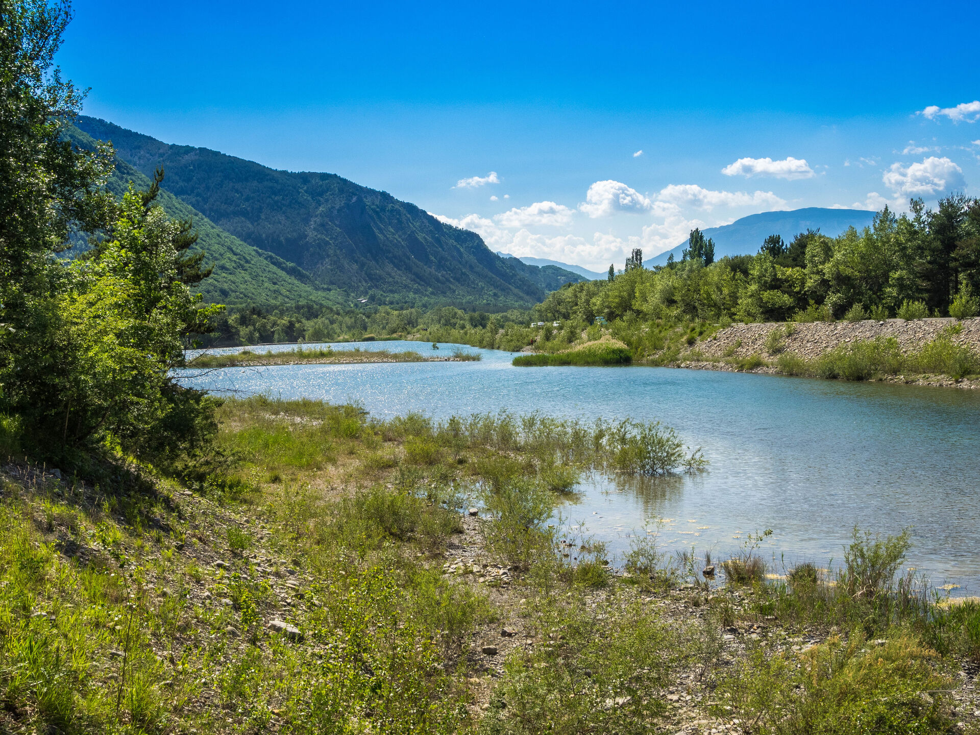 Vue sur un des trois lacs aux couleurs émeraudes